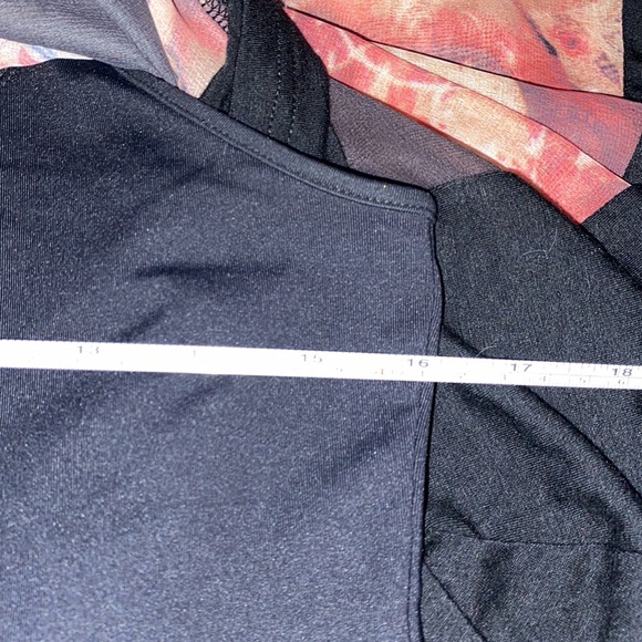 3/$30 Vintage Simon Chang Rhinestone Top - Picture 8 of 10